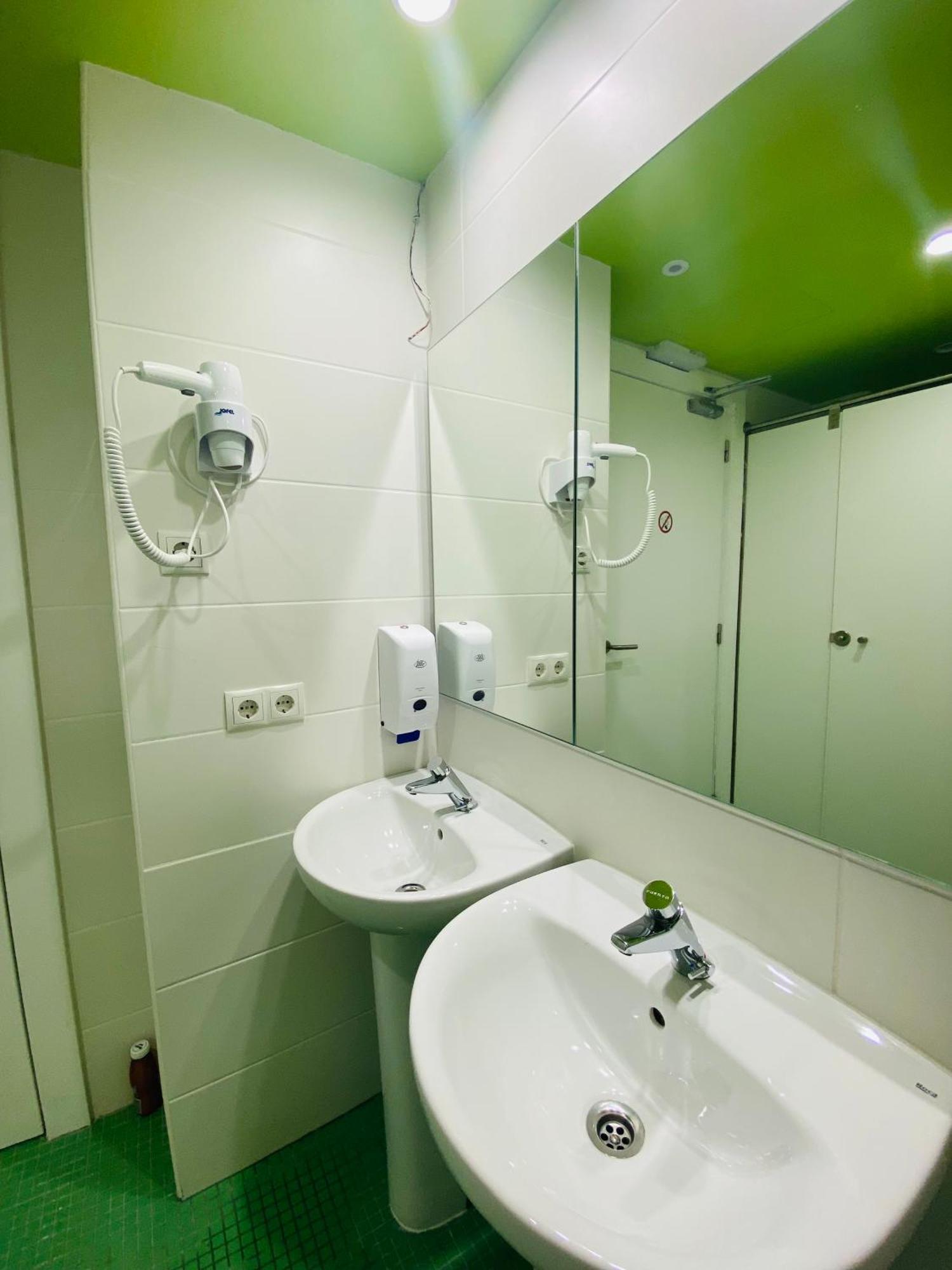 We Street Hostel - El Arenal-Albergue Juvenil Екстер'єр фото
